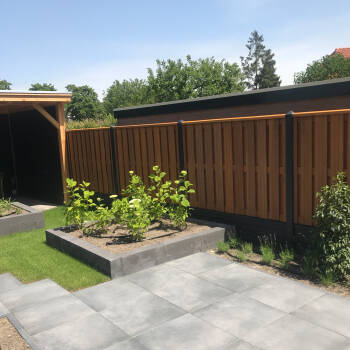 De schutting is echt een plaatje en past heel mooi in onze nieuwe tuin. We ontvangen dan ook alleen maar complimenten over de schutting!