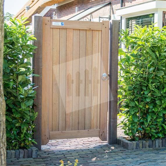 verdwijnen Margaret Mitchell Woestijn Hardhouten poortdeur | Tuinafscheiding.nl