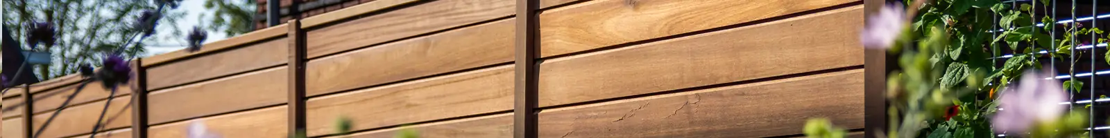 Hardhouten rabatdelen